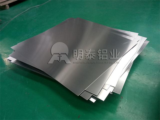 铝板厂家介绍1060铝板在电容器外壳上的应用